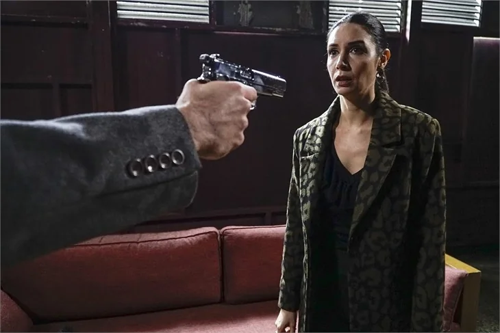 Paramparça'da Dilara'nın kalbi duruyor!