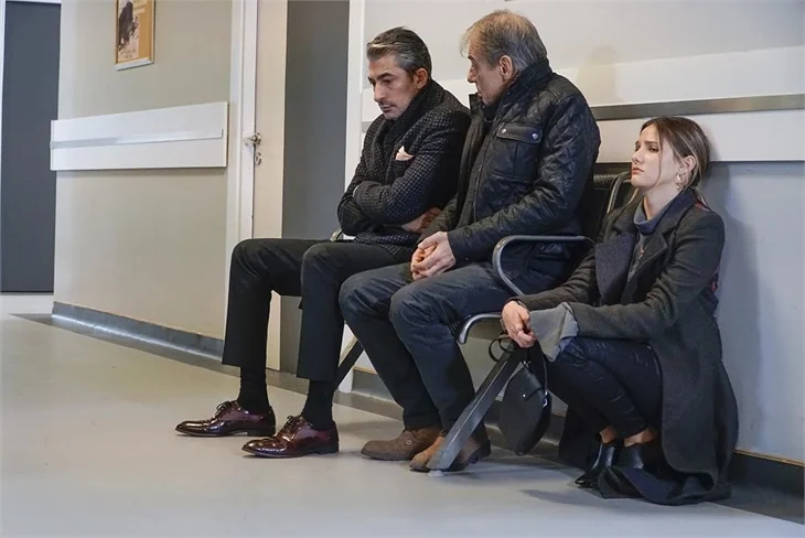 Paramparça'da Dilara'nın kalbi duruyor!