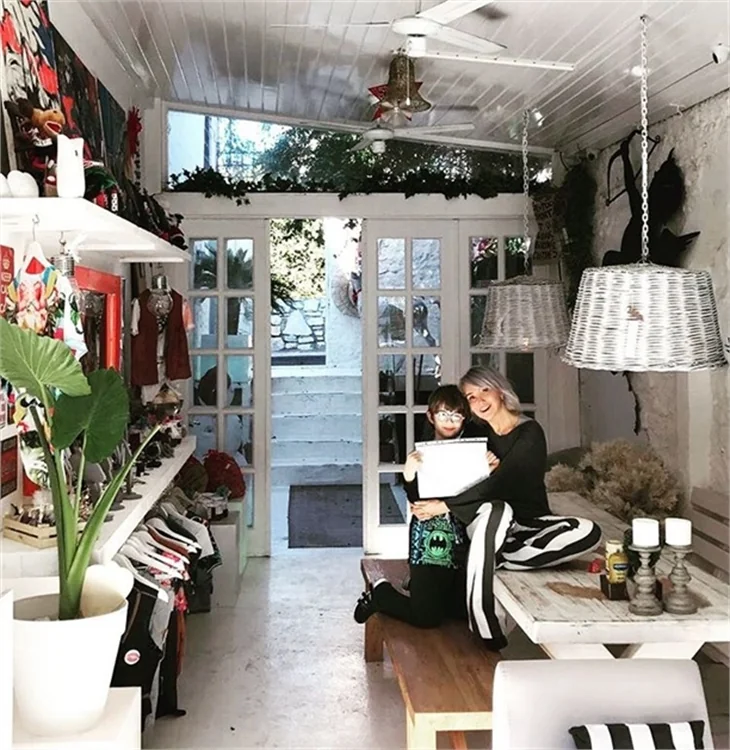 Ünlülerden karne paylaşımları