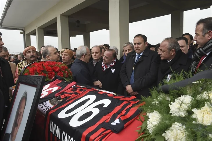 İlhan Cavcav son yolculuğuna uğurlandı