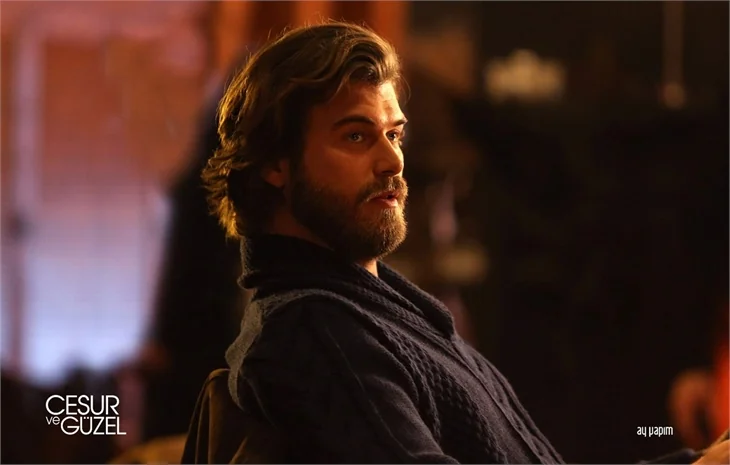 Kıvanç Tatlıtuğ Hollywood yıldızlarını geride bıraktı