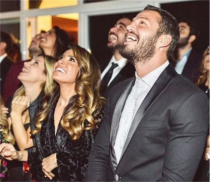 Avatar Atakan ve nişanlısından mutluluk pozları!