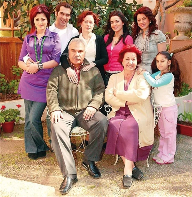 Yaprak Dökümü'nün küçük Ayşe'si büyüdü