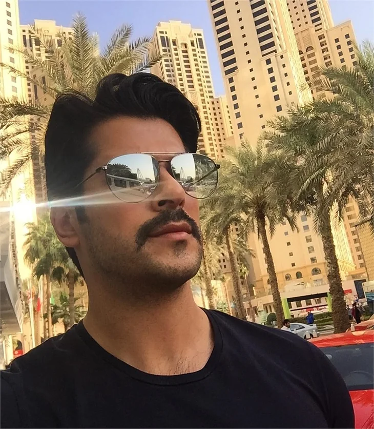 Burak Özçivit'e yaklaşmanın bedeli 500 lira