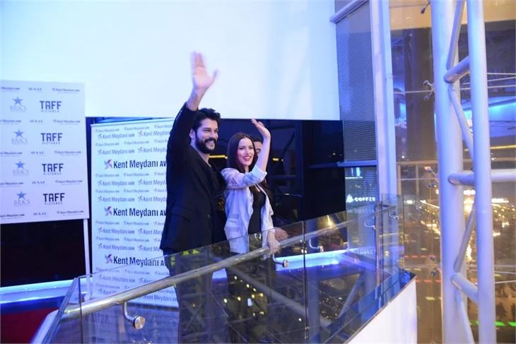 Burak Özçvit'e teklif: "Düğünü Dubai'de yapın"