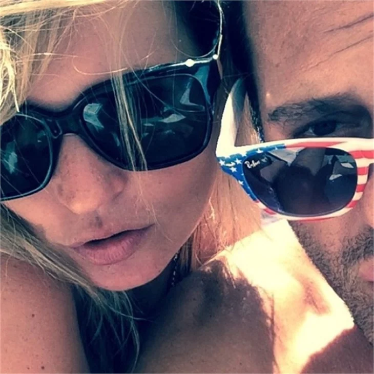 Mert Alaş'tan çıplak Kate Moss pozu