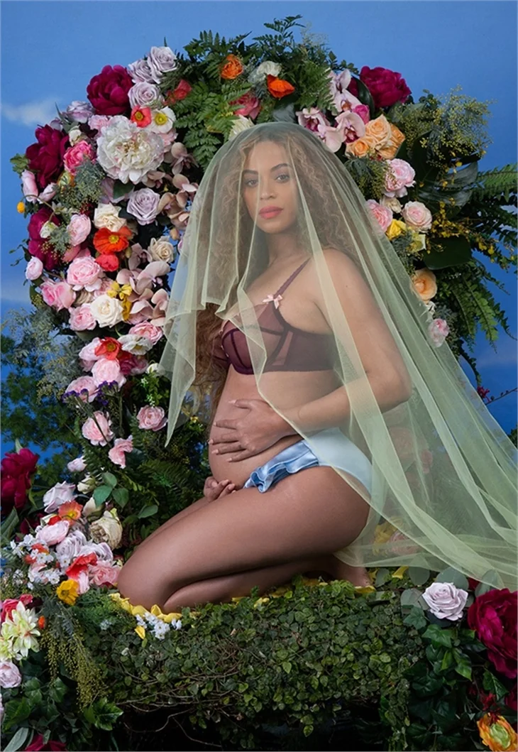 Beyonce'den iddialı hamile pozları