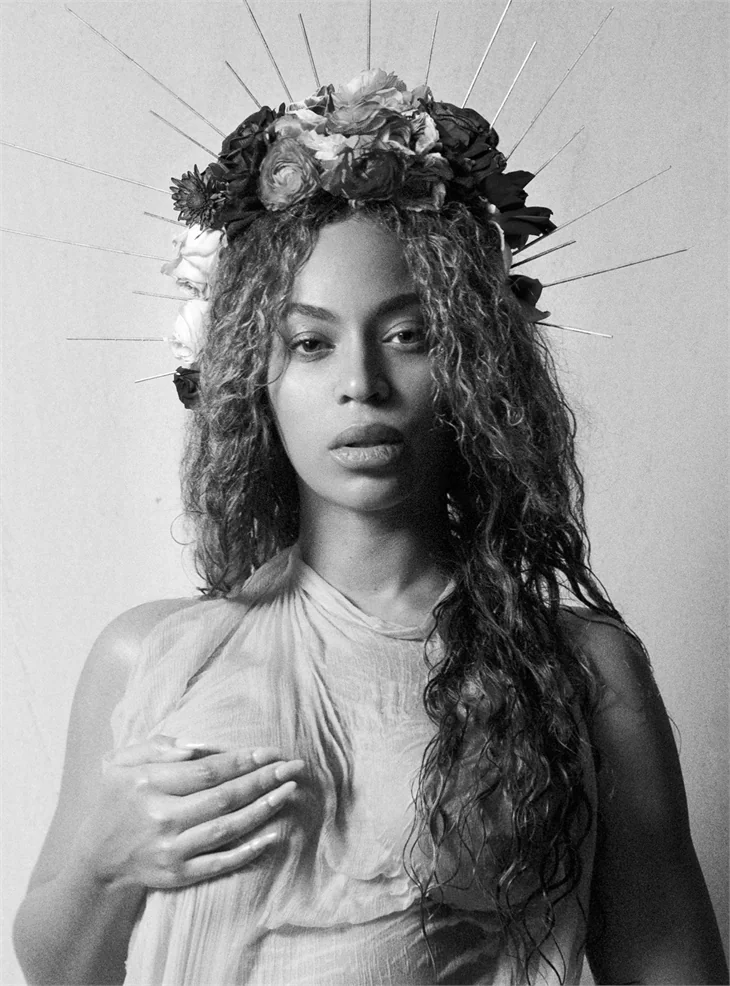Beyonce'den iddialı hamile pozları