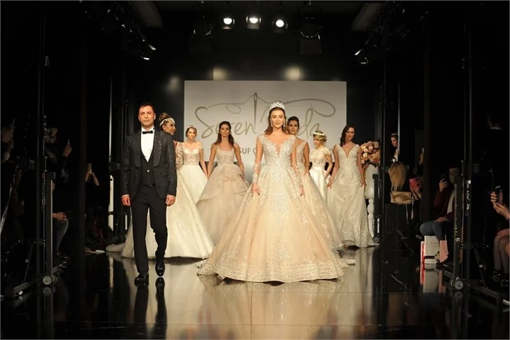 Özge Ulusoy'dan Hülya Avşar itirafı