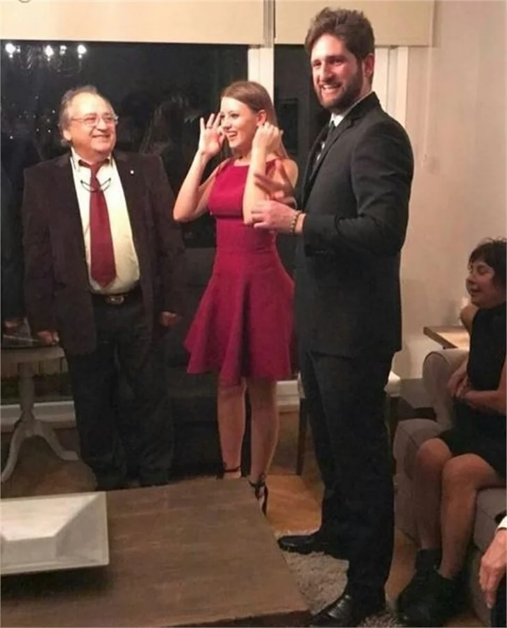 Gizem Karaca yüzüğü taktı! Kemal Ekmekçi'yle nişanlandı
