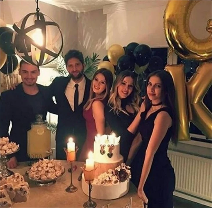 Gizem Karaca yüzüğü taktı! Kemal Ekmekçi'yle nişanlandı