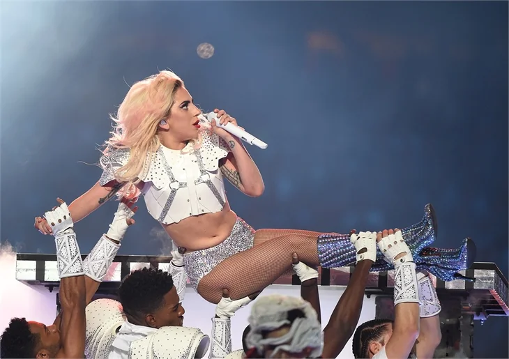Super Bowl'da Lady Gaga şov!