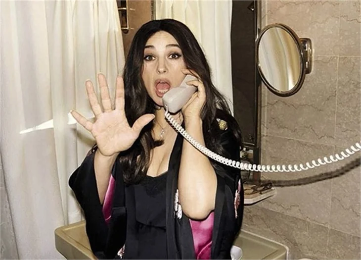 Monica Bellucci'den olay pozlar