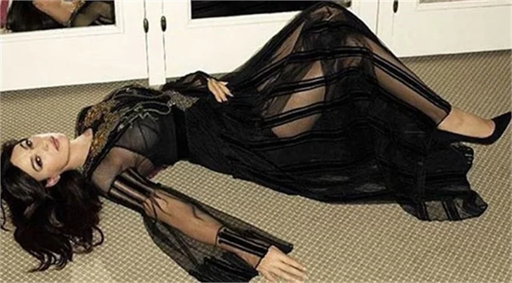 Monica Bellucci'den olay pozlar