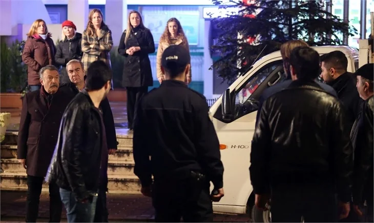 Cesur ve Güzel'de romantik buluşma sosyal medyayı salladı!
