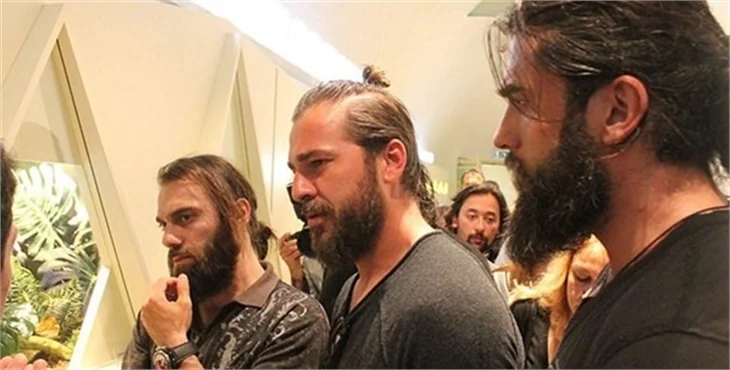 Diriliş Ertuğrul mu, İçerde mi?