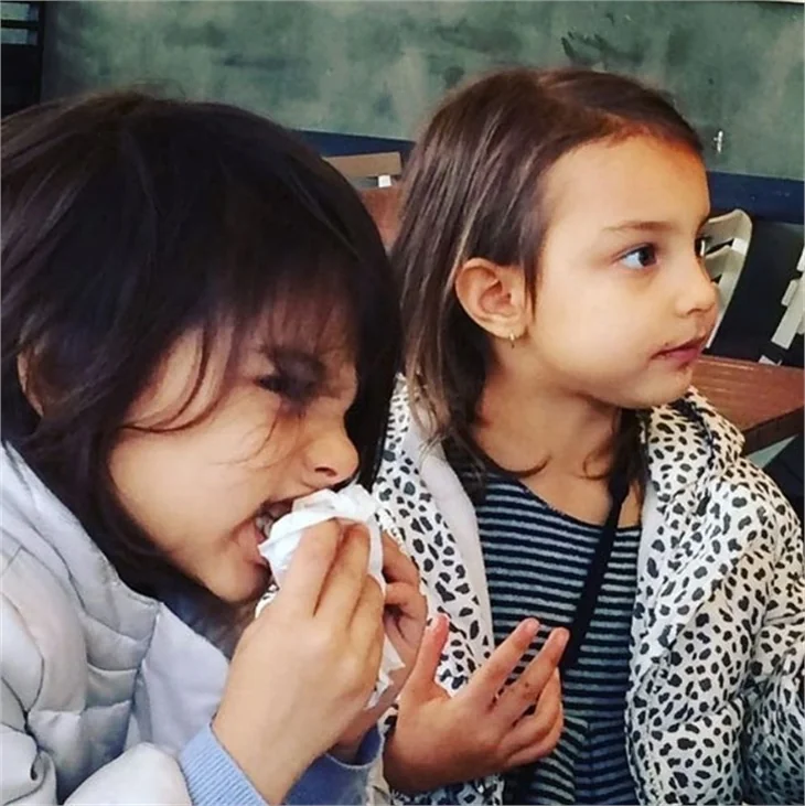 Tuba Büyüküstün'den kızlarına özel hoca