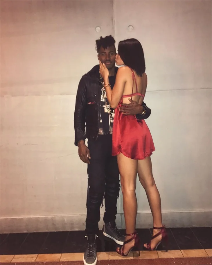 Shanina Shaik'ın Sevgililer Günü pozu!