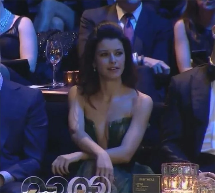 Beren Saat soğuğa meydan okudu
