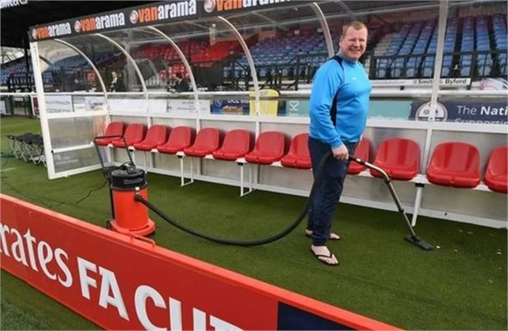 Dünyanın konuştuğu kaleci Wayne Shaw