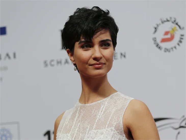 Tuba Büyüküstün, Şili'de en iyi Türk kadın oyuncu