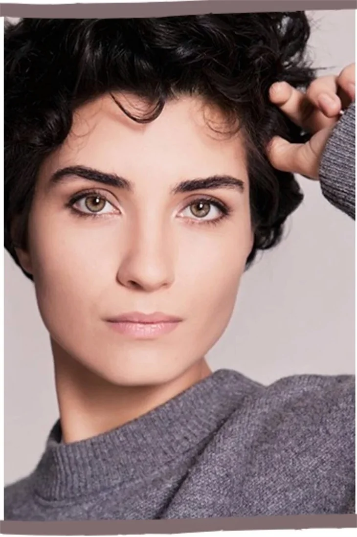 Tuba Büyüküstün, Şili'de en iyi Türk kadın oyuncu