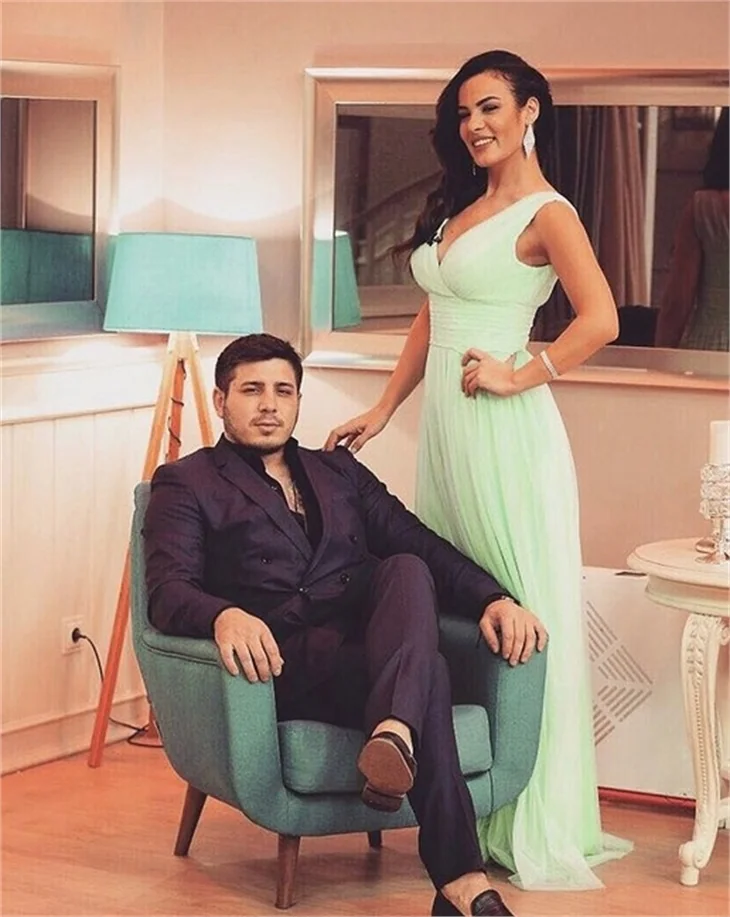 Gökhan Sara diskalifiye edildi, Sibel Akbulut evi terk etti!
