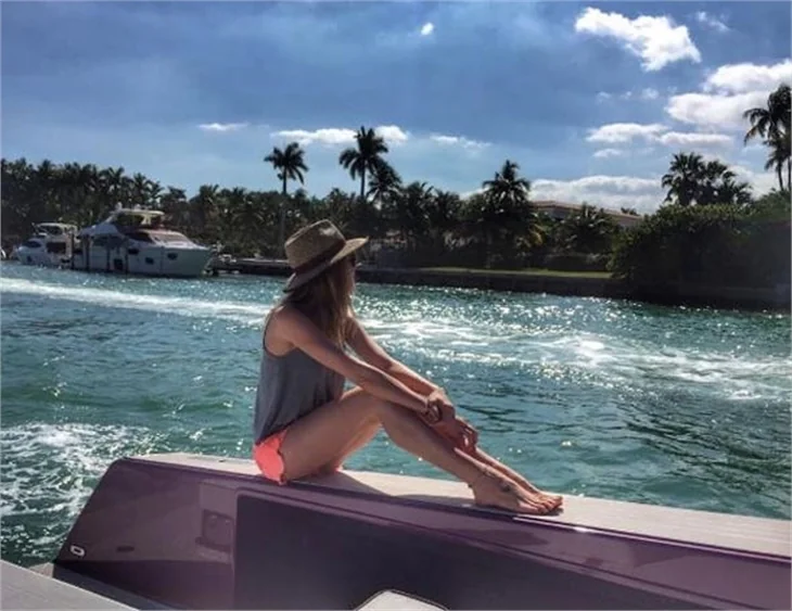 Sinem Kobal ve Kenan İmirzalıoğlu Miami'de..