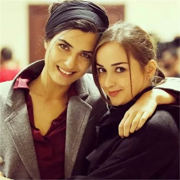 Tuba Büyüküstün ile İlkin Tüfekçi buluştu!
