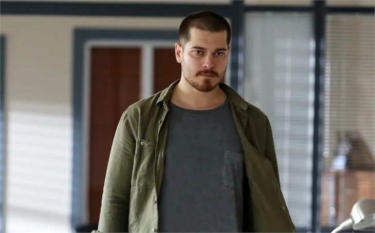 Çağatay Ulusoy'u Bensu Soral ele verdi!
