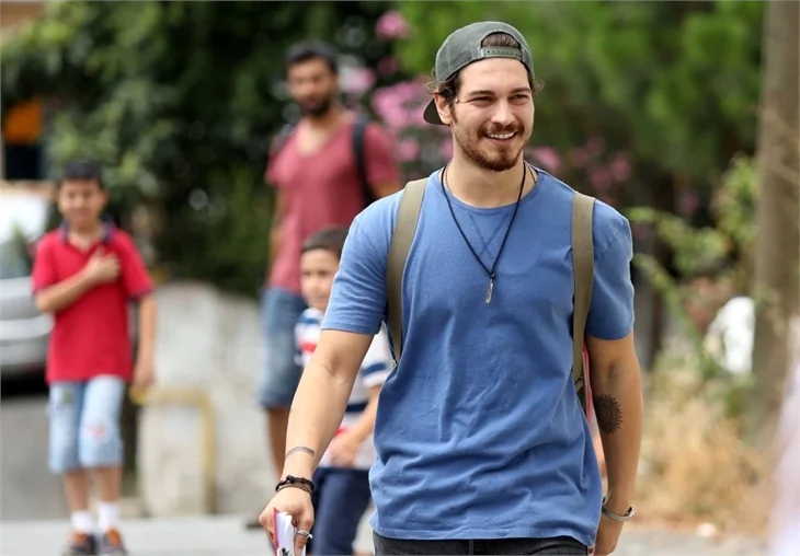 Çağatay Ulusoy'u Bensu Soral ele verdi!
