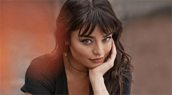 Ayça Ayşin Turan ile Aras Aydın aşk yaşıyor