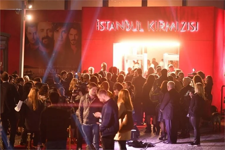 "İstanbul Kırmızısı"na ünlü akını!