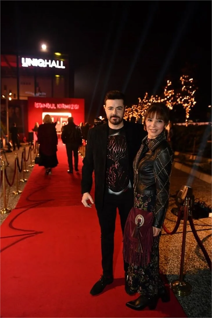"İstanbul Kırmızısı"na ünlü akını!