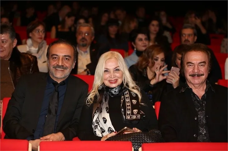 "İstanbul Kırmızısı"na ünlü akını!