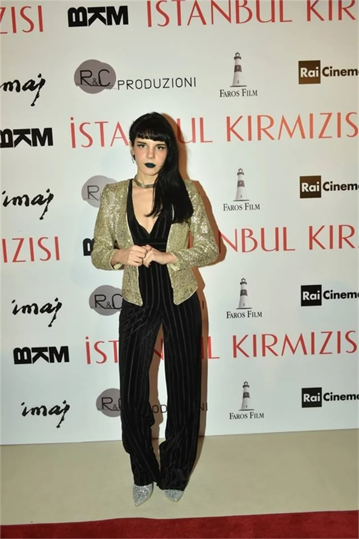 "İstanbul Kırmızısı"na ünlü akını!