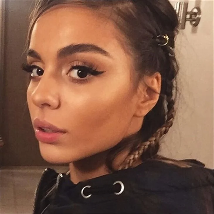 Survivor Berna Keklikler'in kardeşi bakın kim?