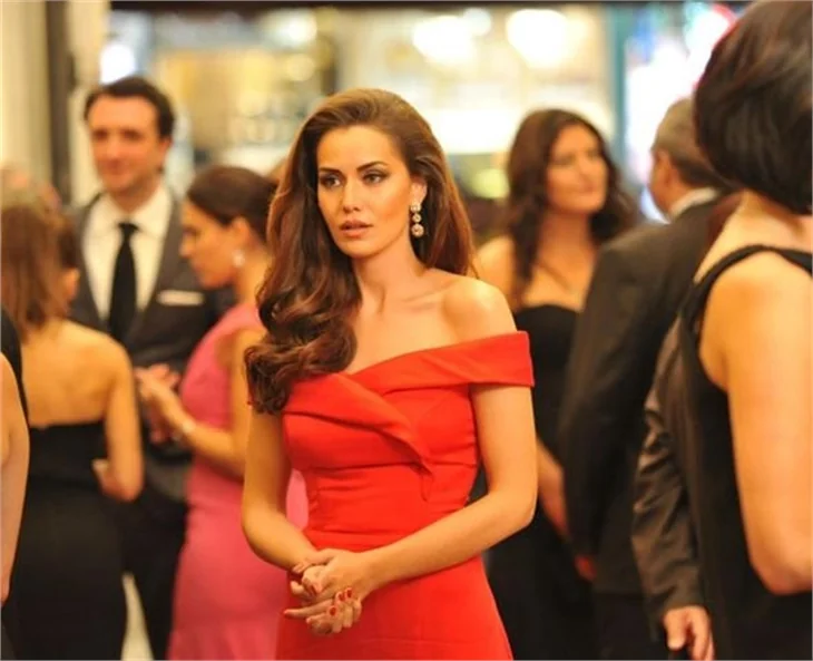 Fahriye Evcen'i hiç böyle görmediniz!