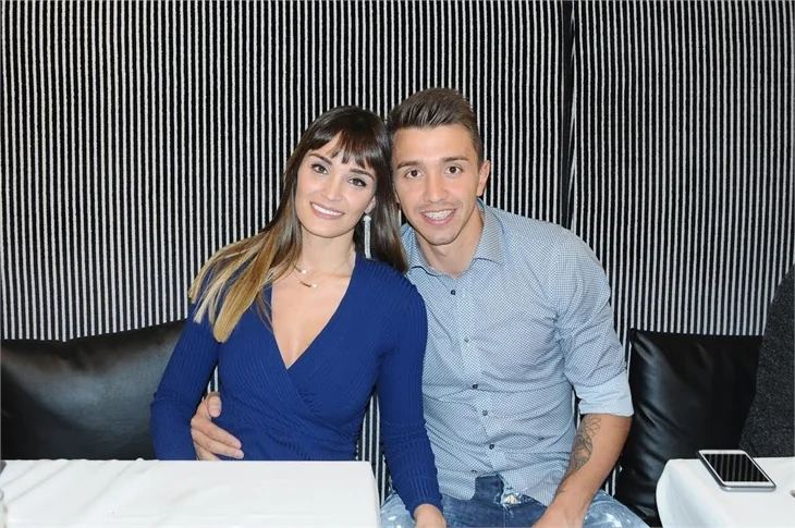 Muslera'dan eşine sürpriz parti!