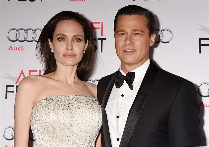 Angelina Jolie'nin dövmesinin sırrı!