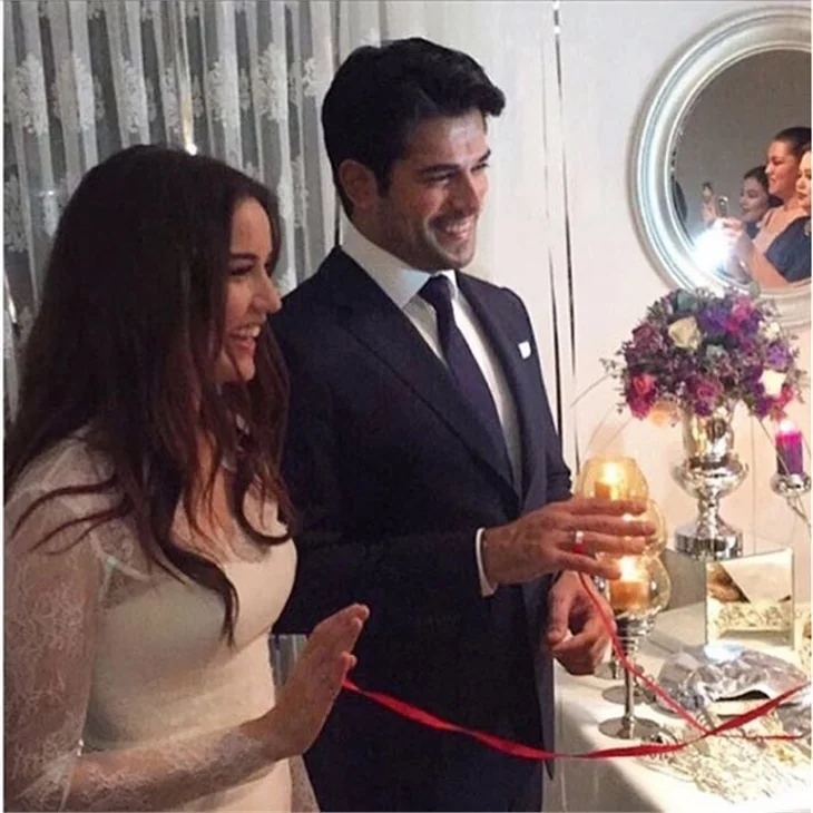 Neslihan Atagül, Fahriye Evcen'i tebrik etti!