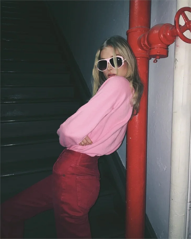 Elsa Hosk'tan sosyal medyayı sallayan poz!
