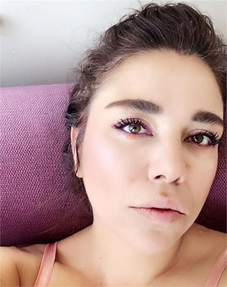 Yeşim Ceren Bozoğlu yine eridi