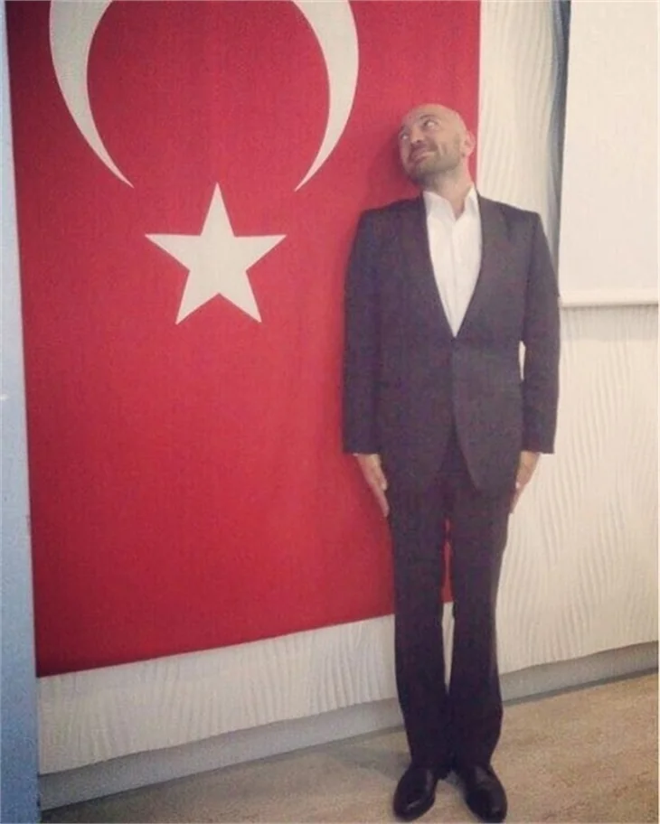 Ünlü isimlerin 18 Mart paylaşımları!