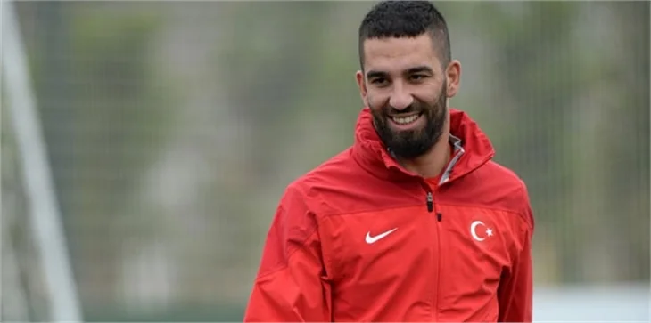 Ünlü isimlerin 18 Mart paylaşımları!