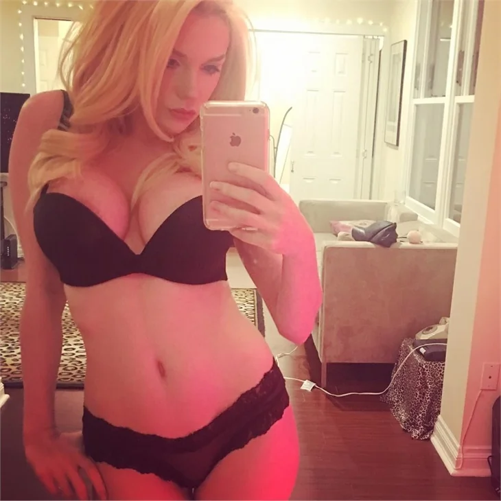 Courtney Stodden ayrılık acısını unuttu!