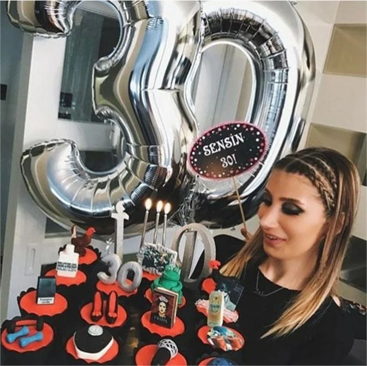 İrem Derici, Şahin ailesine girdi!