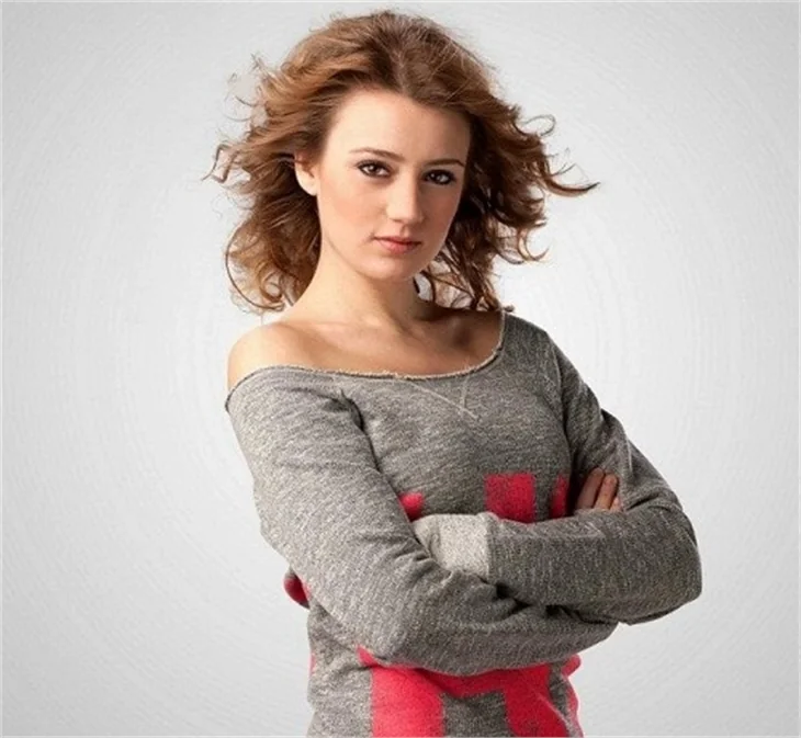 Gizem Karaca, Kara Sevda dizisi kadrosuna katıldı
