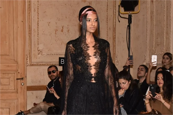 Moda Haftası'nda önce defile sonra parti