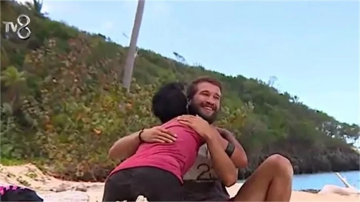 Survivor'da Adem ve Sabriye cilveleşiyorlar mı?